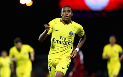 熊猫体育快讯-内马尔与裁判良好关系