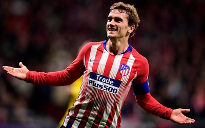 熊猫体育精华-凯恩拼抢赢得界外球